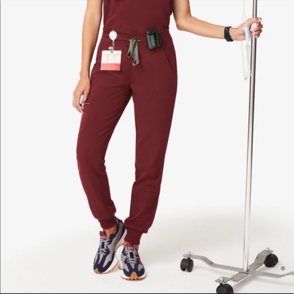 FIGS Zamora jogger scrub pants - Burgundy